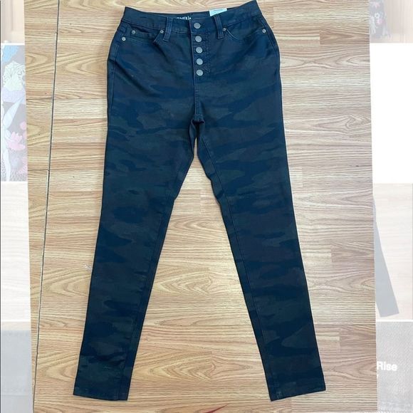 Time and Tru Denim - TIME AND TRU JEANS SIZE 6